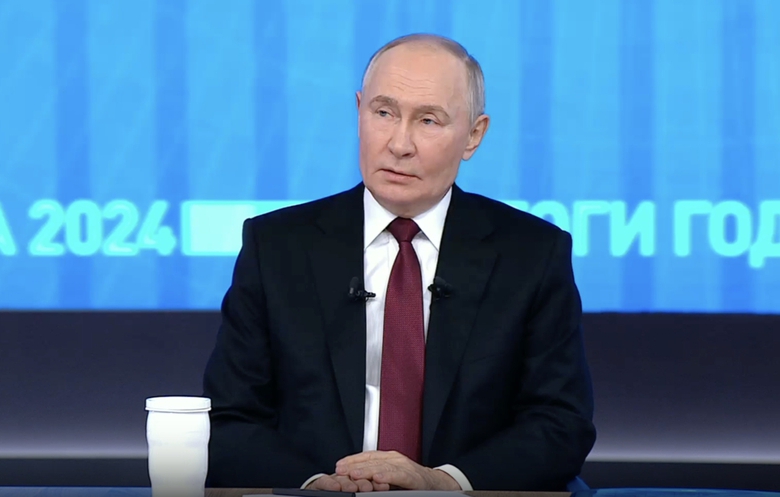 Họp b&aacute;o cuối năm, Tổng thống Putin ra tuy&ecirc;n bố đ&aacute;ng gờm với cả Ukraine v&agrave; phương T&acirc;y- Ảnh 1.