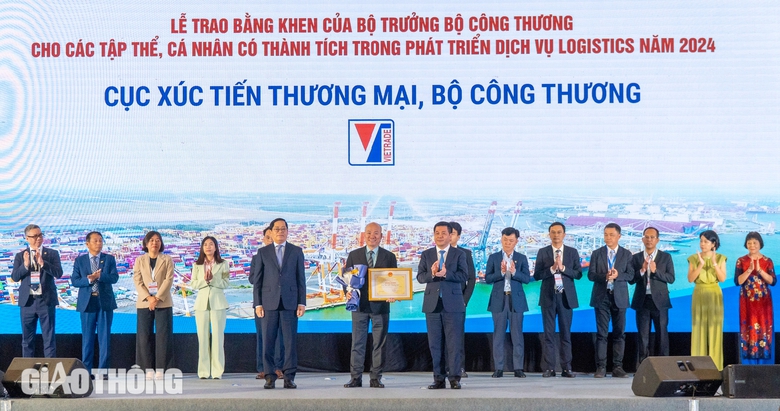 Thủ tướng n&ecirc;u ba mục ti&ecirc;u, bảy giải ph&aacute;p ph&aacute;t triển logistics- Ảnh 8.