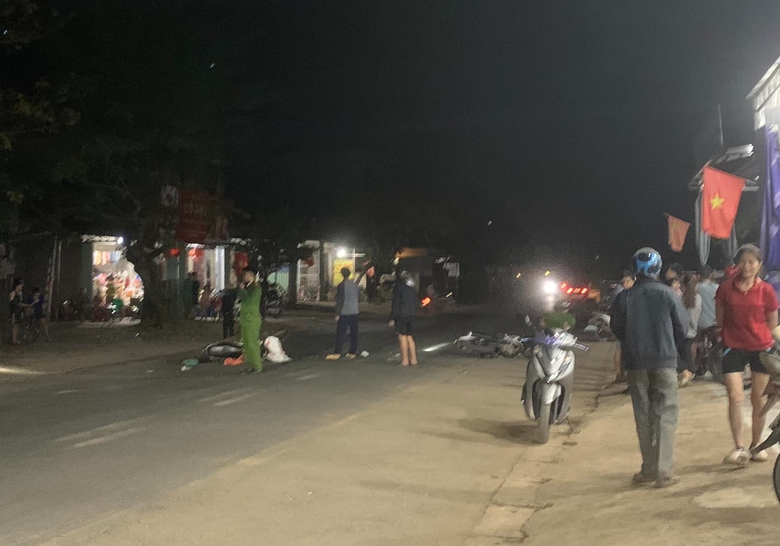 Lại tai nạn ở Hòa Bình, 2 xe máy đối đầu khiến 2 người bị thương- Ảnh 1. Lại tai nạn ở Hòa Bình, 2 xe máy đối đầu khiến 2 người bị thương- Ảnh 1.