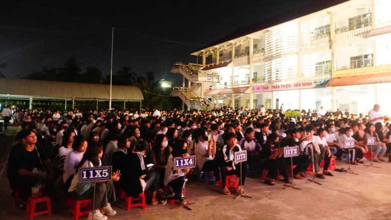 C&agrave; Mau: Tiểu phẩm cải lương tuy&ecirc;n truyền ATGT trong trường học mang lại hiệu ứng t&iacute;ch cực- Ảnh 2.