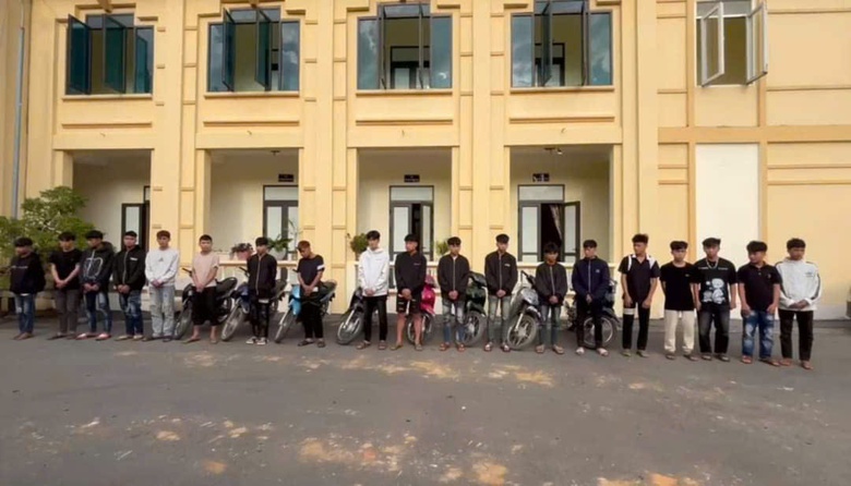 Ngăn chặn kịp thời nh&oacute;m thanh thiếu ni&ecirc;n mang hung kh&iacute; đi giải quyết m&acirc;u thuẫn- Ảnh 1.