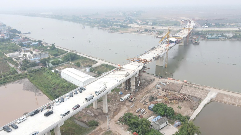 Hợp long cầu vượt s&ocirc;ng Đ&aacute;y nối 2 tỉnh Ninh B&igrave;nh - Nam Định- Ảnh 2.