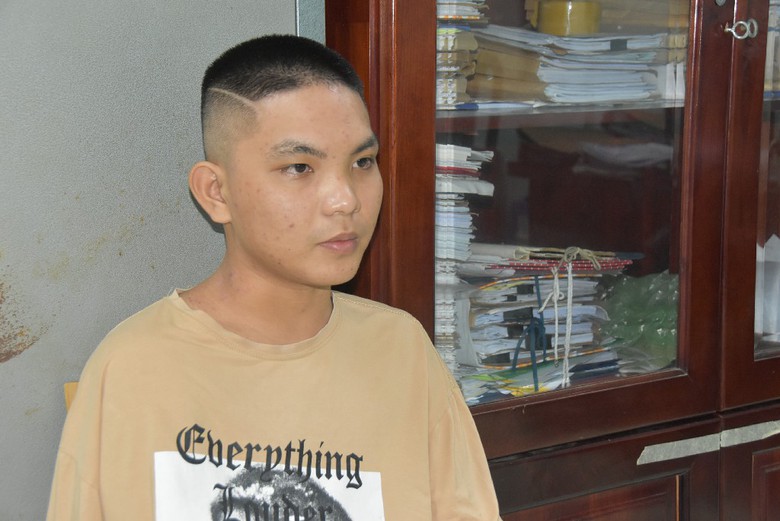 Khởi tố 2 đối tượng d&ugrave;ng b&uacute;a cướp tiệm v&agrave;ng ở Tiền Giang- Ảnh 2.