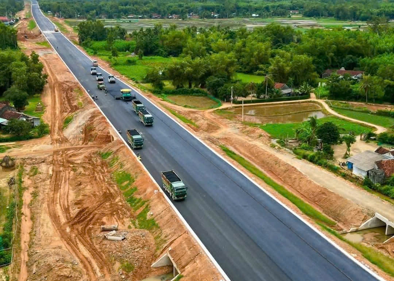 Nh&agrave; thầu cao tốc qua B&igrave;nh Định phải v&agrave;o Kh&aacute;nh H&ograve;a mua đ&aacute;- Ảnh 3.