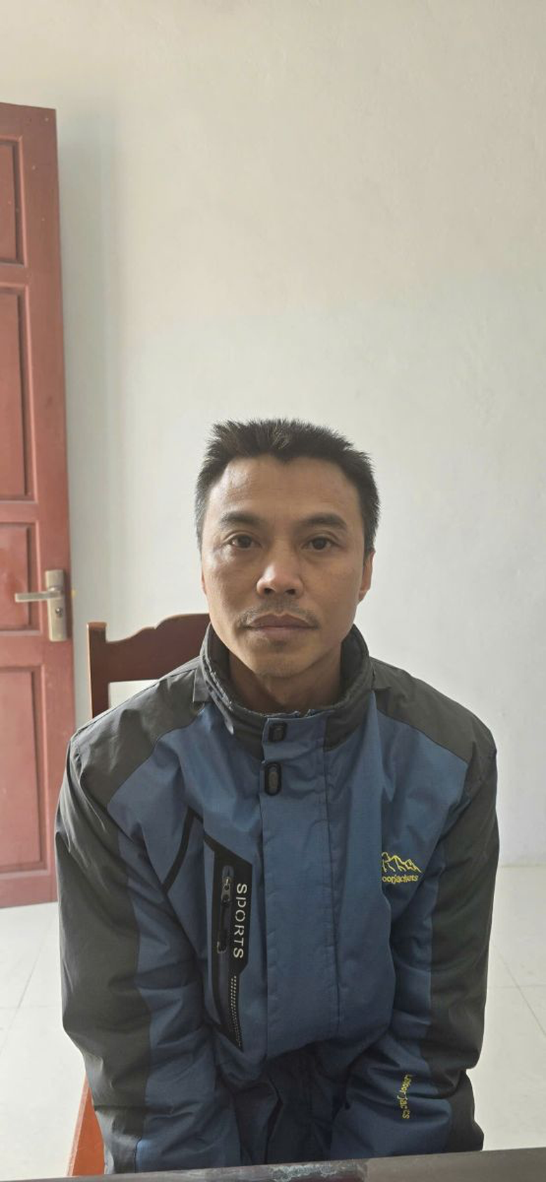 Tạm giữ h&igrave;nh sự 3 đối tượng xưng nh&agrave; b&aacute;o cưỡng đoạt t&agrave;i sản- Ảnh 2.