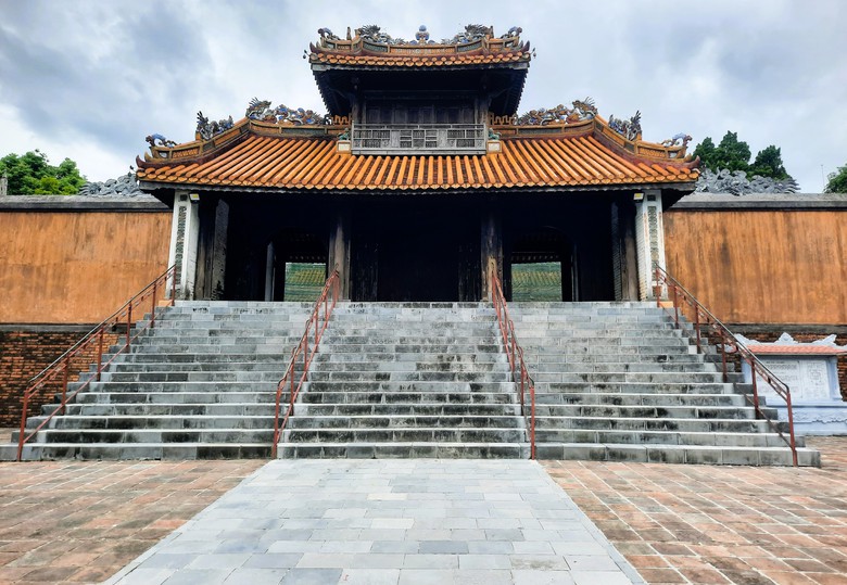 Kh&aacute;m ph&aacute; khu lăng mộ như ho&agrave;ng cung thu nhỏ của vị vua trị v&igrave; l&acirc;u nhất triều Nguyễn- Ảnh 5.