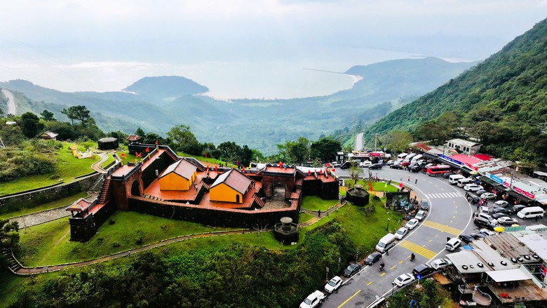 Di tích Hải Vân Quan chính thức mở cửa đón khách sau 3 năm trùng tu- Ảnh 1. Di tích Hải Vân Quan chính thức mở cửa đón khách sau 3 năm trùng tu- Ảnh 1.