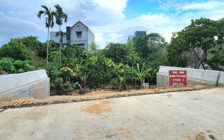 Vẫn vướng mặt bằng, dự án đường 1.200 tỷ ở Quảng Ngãi bao giờ cán đích?- Ảnh 2. Vẫn vướng mặt bằng, dự án đường 1.200 tỷ ở Quảng Ngãi bao giờ cán đích?- Ảnh 2.