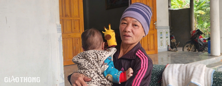 Vợ và con gái tử vong trên đường đi đám cưới: Người chồng bật khóc nhớ lại cuộc gọi cuối- Ảnh 2. Vợ và con gái tử vong trên đường đi đám cưới: Người chồng bật khóc nhớ lại cuộc gọi cuối- Ảnh 2.
