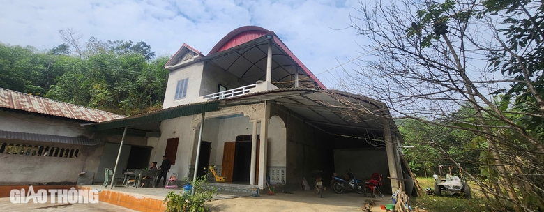 Vợ và con gái tử vong trên đường đi đám cưới: Người chồng bật khóc nhớ lại cuộc gọi cuối- Ảnh 1. Vợ và con gái tử vong trên đường đi đám cưới: Người chồng bật khóc nhớ lại cuộc gọi cuối- Ảnh 1.