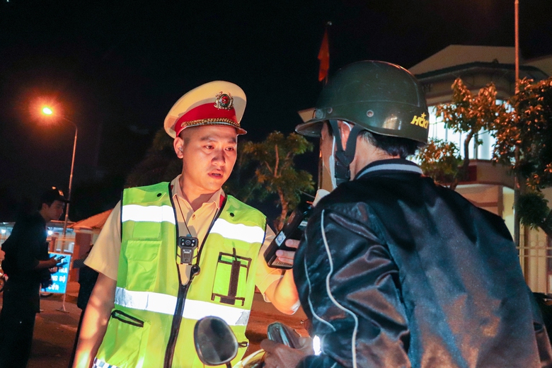 Cần Thơ mạnh tay xử l&yacute; vi phạm giao th&ocirc;ng- Ảnh 4.
