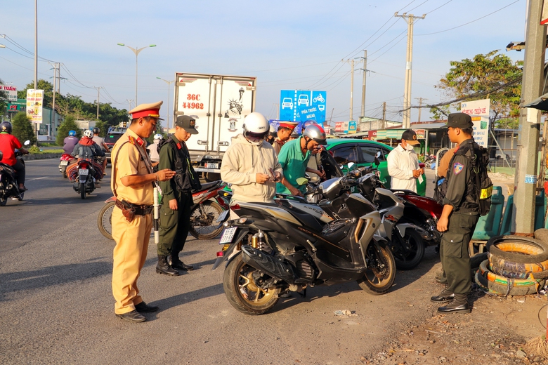 Cần Thơ mạnh tay xử l&yacute; vi phạm giao th&ocirc;ng- Ảnh 7.