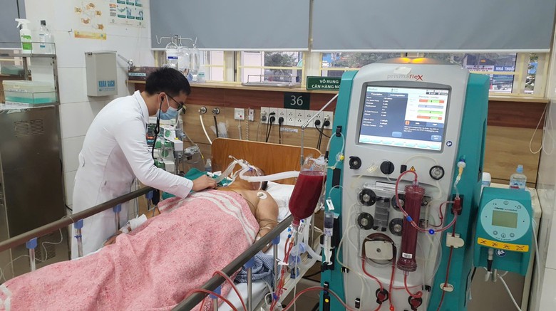 14 người ngộ độc thực phẩm sau li&ecirc;n hoan tại H&agrave; Nội: Loại trừ nguy&ecirc;n nh&acirc;n từ rượu- Ảnh 1.