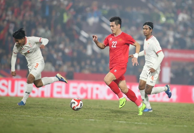 AFF Cup 2024: Nguyễn Xu&acirc;n Son b&ugrave;ng nổ, tuyển Việt Nam nhấn ch&igrave;m Myanmar- Ảnh 2.