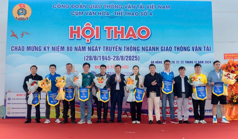 200 vận động viên tranh tài tại hội thao Cụm Văn hóa - Thể thao số 04 ngành GTVT- Ảnh 1. 200 vận động viên tranh tài tại hội thao Cụm Văn hóa - Thể thao số 04 ngành GTVT- Ảnh 1.