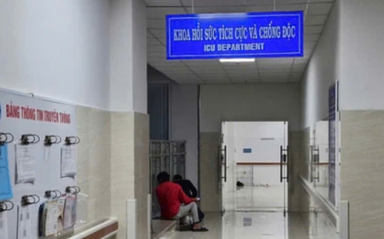 Bốn người nhập viện nghi ngộ độc rượu, một người h&ocirc;n m&ecirc; ti&ecirc;n lượng nặng- Ảnh 2.