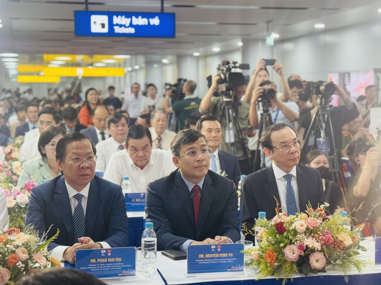 Metro số 1 ch&iacute;nh thức khai th&aacute;c thương mại- Ảnh 1.