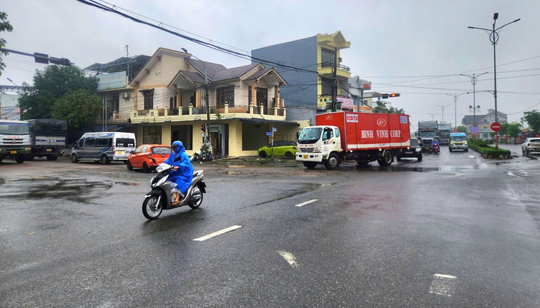 Tạm cấm lưu th&ocirc;ng qua cầu C&acirc;u L&acirc;u mới để sửa chữa, c&aacute;c &ocirc; t&ocirc; lưu th&ocirc;ng thế n&agrave;o?- Ảnh 10.