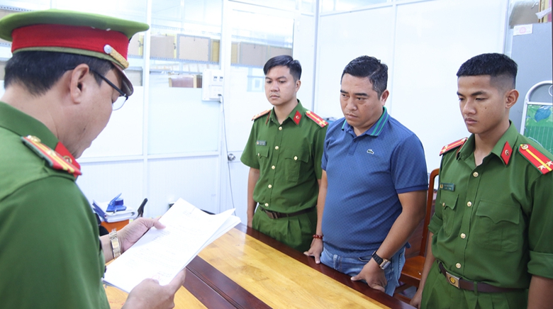 An Giang: Bắt giam 3 đối tượng in, ph&aacute;t h&agrave;nh, mua b&aacute;n tr&aacute;i ph&eacute;p ho&aacute; đơn- Ảnh 2.