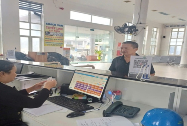 Hơn 23 ngh&igrave;n người cao tuổi, khuyết tật ở Quảng Ng&atilde;i được miễn, giảm v&eacute; t&agrave;u thủy- Ảnh 1.
