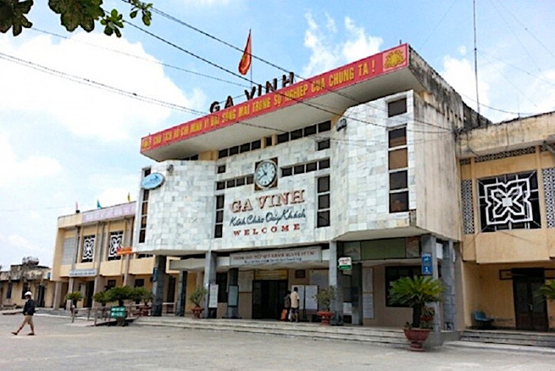 Ngừng chạy 3 chuyến tàu khách tuyến Bắc - Nam do ảnh hưởng bão- Ảnh 1. Ngừng chạy 3 chuyến tàu khách tuyến Bắc - Nam do ảnh hưởng bão- Ảnh 1.