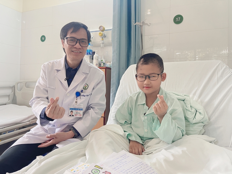 6 giờ c&acirc;n n&atilde;o loại bỏ khối u tuyến t&ugrave;ng nguy hiểm cho bệnh nhi 9 tuổi- Ảnh 1.