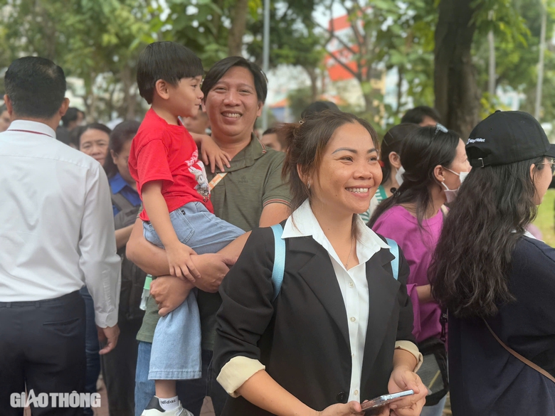 TP.HCM: Metro đón gần 190.000 người trải nghiệm trong hai ngày đầu vận hành- Ảnh 3. TP.HCM: Metro đón gần 190.000 người trải nghiệm trong hai ngày đầu vận hành- Ảnh 3.