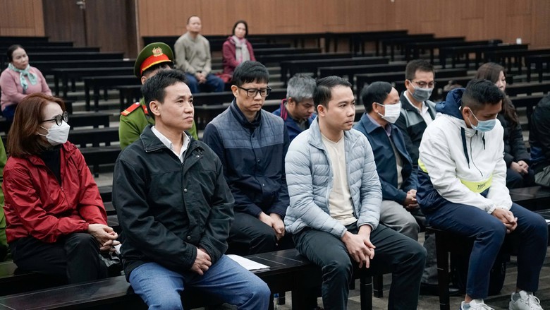 Nước mắt &acirc;n hận của c&aacute;c bị c&aacute;o hầu t&ograve;a vụ chuyến bay giải cứu giai đoạn 2- Ảnh 1.