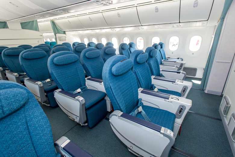 Hạng ghế phổ th&ocirc;ng đặc biệt của Vietnam Airlines c&oacute; g&igrave;?- Ảnh 2.