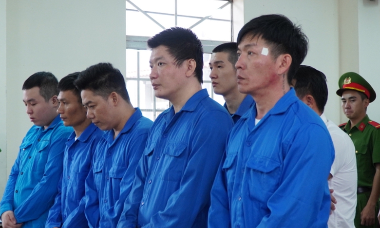 Mang dao, m&atilde; tấu ch&eacute;m người ở qu&aacute;n karaoke, nh&oacute;m thanh ni&ecirc;n lĩnh 55 năm t&ugrave;- Ảnh 1.