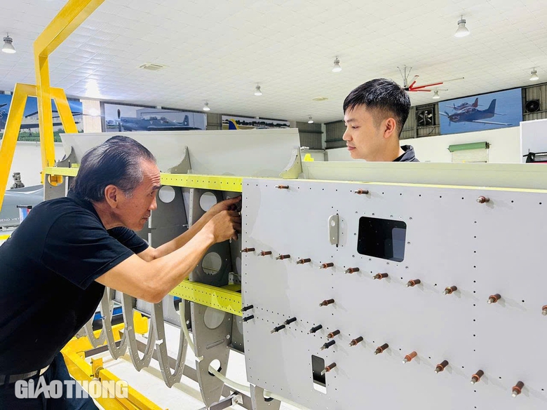 B&ecirc;n trong nh&agrave; m&aacute;y sản xuất m&aacute;y bay đầu ti&ecirc;n của Việt Nam tại Vĩnh Ph&uacute;c- Ảnh 3.