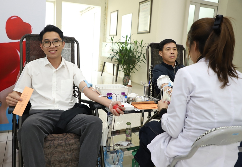 Tuổi trẻ h&agrave;ng hải lan tỏa tinh thần nh&acirc;n văn hiến m&aacute;u cứu người- Ảnh 7.