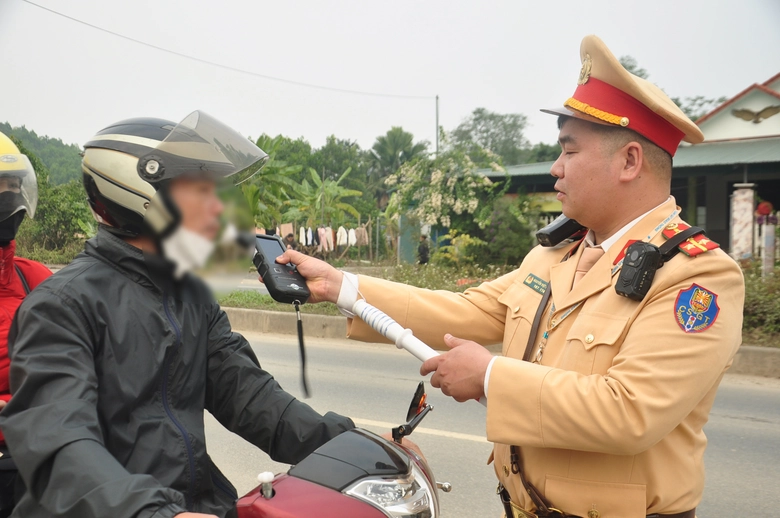 Hơn 1.000 t&agrave;i xế vi phạm giao th&ocirc;ng ở Y&ecirc;n B&aacute;i bị xử l&yacute; trong 10 ng&agrave;y- Ảnh 3.