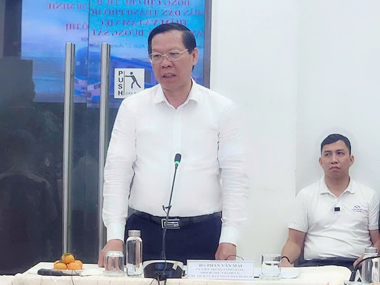 Sau 4 ng&agrave;y, metro số 1 TP.HCM chuy&ecirc;n chở gần nửa triệu lượt kh&aacute;ch- Ảnh 1.