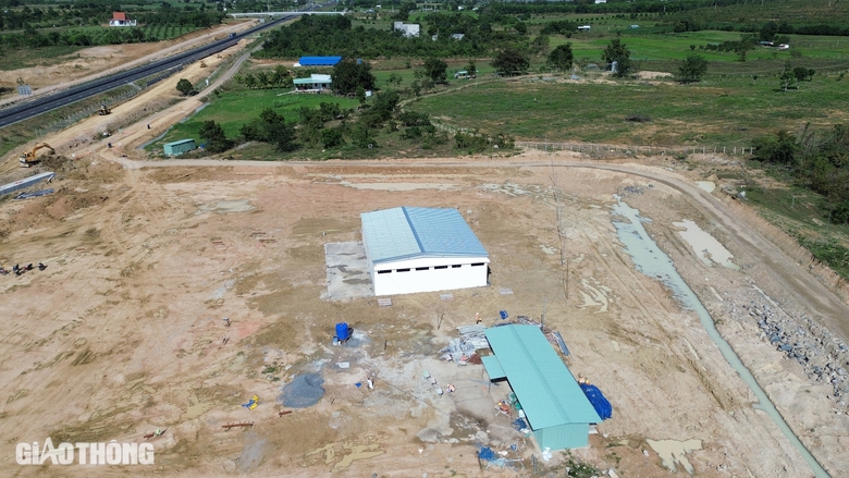 To&agrave;n cảnh trạm dừng nghỉ cao tốc Vĩnh Hảo - Phan Thiết sau 4 th&aacute;ng khởi c&ocirc;ng- Ảnh 3.