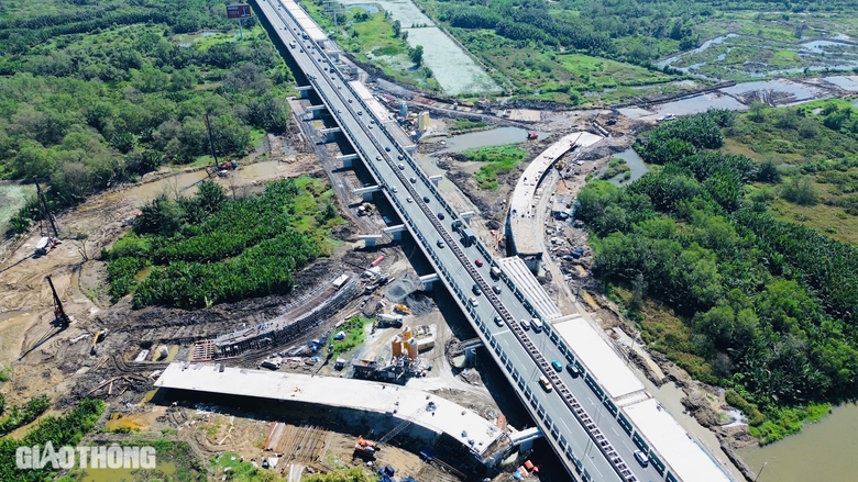 Xuy&ecirc;n lễ, xuy&ecirc;n Tết thi c&ocirc;ng V&agrave;nh đai 3 TP.HCM, th&ocirc;ng xe 15km cầu cạn năm 2025- Ảnh 4.