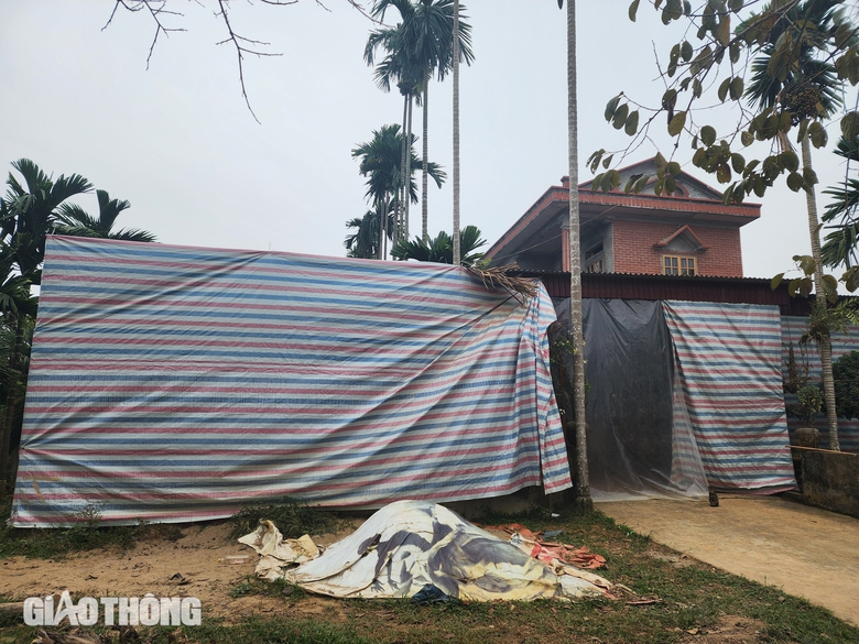 Xe chở đất quần thảo đường li&ecirc;n x&atilde; ở Tuy&ecirc;n Quang- Ảnh 11.