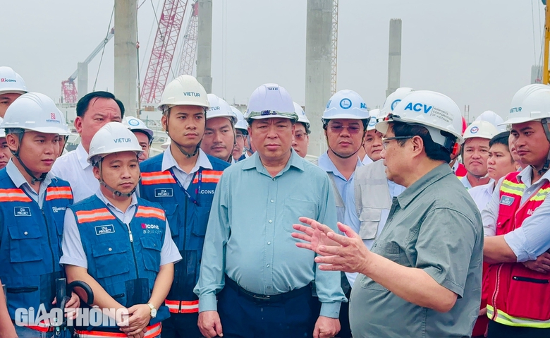 Thủ tướng: Phải x&acirc;y đường cất, hạ c&aacute;nh thứ hai s&acirc;n bay Long Th&agrave;nh đầu năm 2025- Ảnh 3.