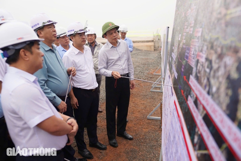 Thủ tướng giao Bộ GTVT lập Ban chỉ đạo chuẩn bị khai th&aacute;c s&acirc;n bay Long Th&agrave;nh- Ảnh 5.