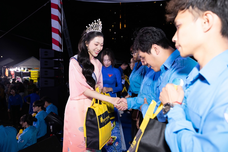 Hoa hậu Kiều Duy v&agrave; c&aacute;c &aacute; hậu Phương Thanh, Cẩm Ly đăng k&yacute; hiến tạng sau khi đăng quang- Ảnh 1.