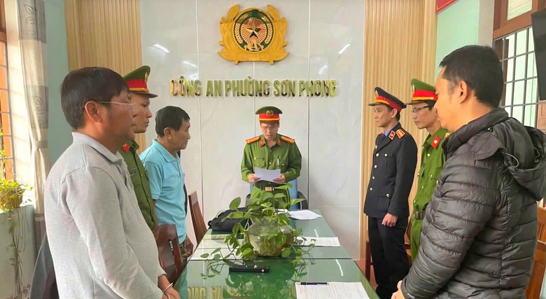 Bắt trưởng ph&ograve;ng quản l&yacute; đ&ocirc; thị Hội An v&igrave; nhận hối lộ- Ảnh 1.