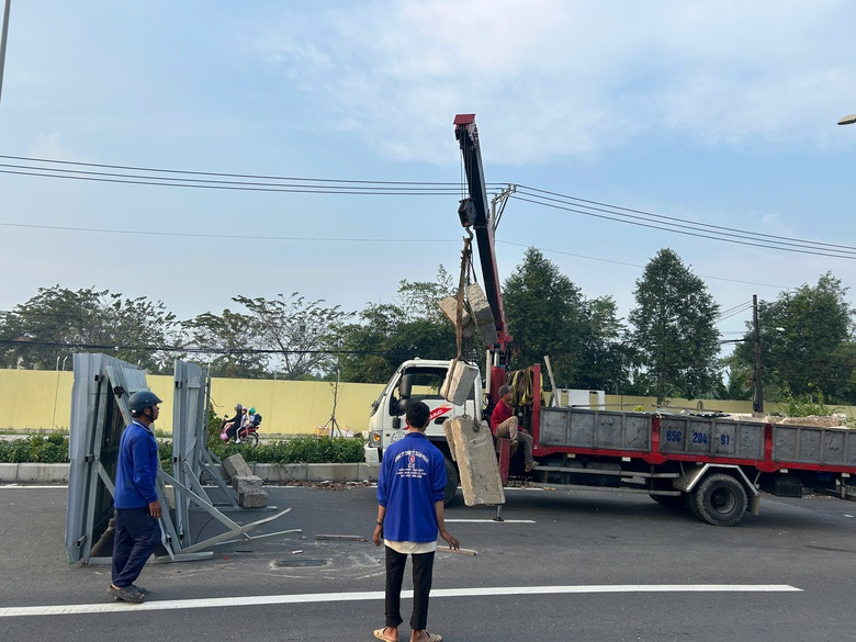 Người dân phấn khởi khi đường 137 tỷ đồng kết nối sân bay Cần Thơ thông xe- Ảnh 2. Người dân phấn khởi khi đường 137 tỷ đồng kết nối sân bay Cần Thơ thông xe- Ảnh 2.