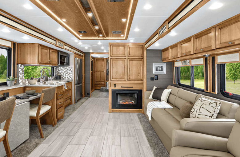 Từ hôm nay (1/1), xe nhà ở lưu động phải đáp ứng yêu cầu kỹ thuật nào?- Ảnh 1. Từ hôm nay (1/1), xe nhà ở lưu động phải đáp ứng yêu cầu kỹ thuật nào?- Ảnh 1.