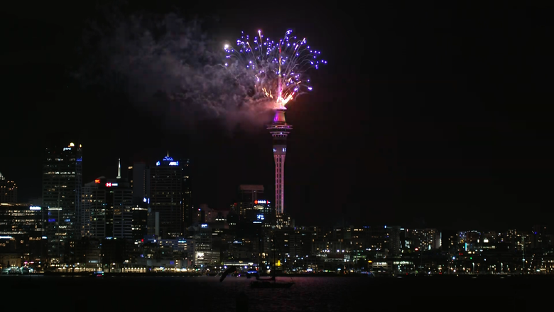 Những màn pháo hoa đầu tiên trên thế giới chào đón năm 2025- Ảnh 4. Những màn pháo hoa đầu tiên trên thế giới chào đón năm 2025- Ảnh 4.