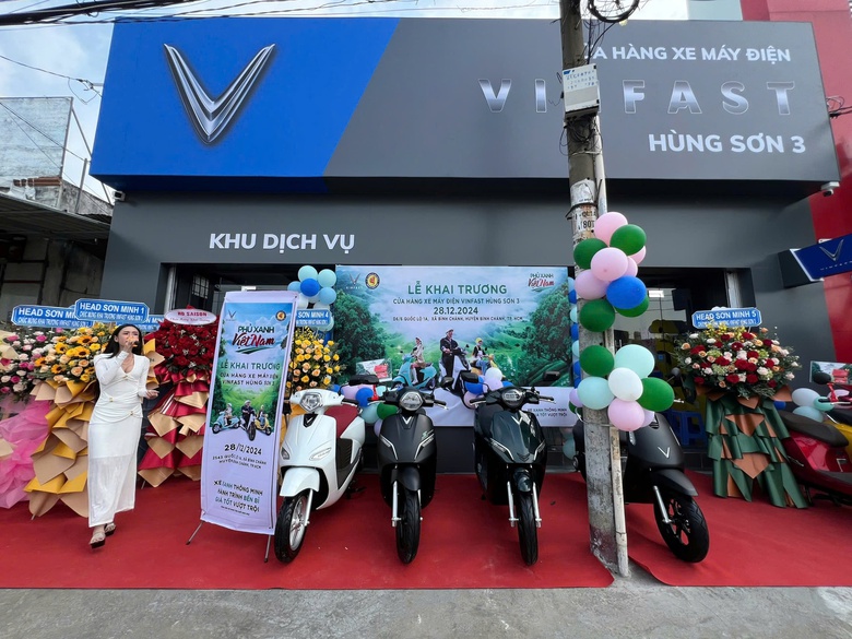 Tưng bừng khai trương cửa hàng xe máy điện VinFast Hùng Sơn 3- Ảnh 1. Tưng bừng khai trương cửa hàng xe máy điện VinFast Hùng Sơn 3- Ảnh 1.