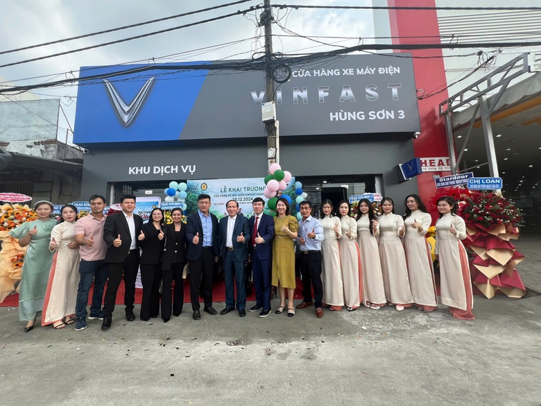Tưng bừng khai trương cửa hàng xe máy điện VinFast Hùng Sơn 3- Ảnh 2. Tưng bừng khai trương cửa hàng xe máy điện VinFast Hùng Sơn 3- Ảnh 2.