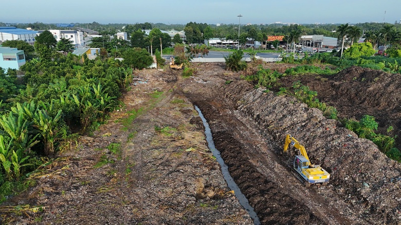 B&atilde;i r&aacute;c chắn cao tốc Cần Thơ - C&agrave; Mau: Th&ecirc;m 10 ng&agrave;y để ho&agrave;n tất di dời- Ảnh 1.