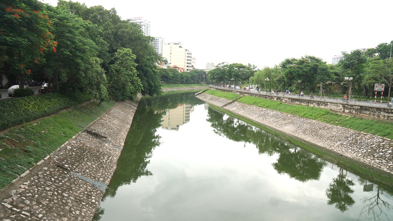 Gi&aacute;m đốc Sở X&acirc;y dựng H&agrave; Nội n&oacute;i về giải ph&aacute;p l&agrave;m sạch s&ocirc;ng T&ocirc; Lịch- Ảnh 1.