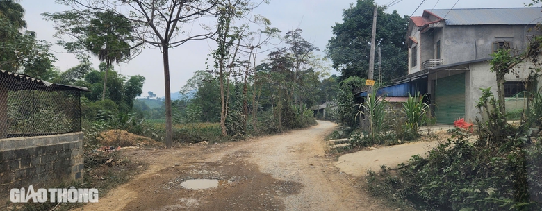 Bất an tr&ecirc;n tuyến đường li&ecirc;n x&atilde; đi 3km mất hơn nửa giờ ở Th&aacute;i Nguy&ecirc;n- Ảnh 4.