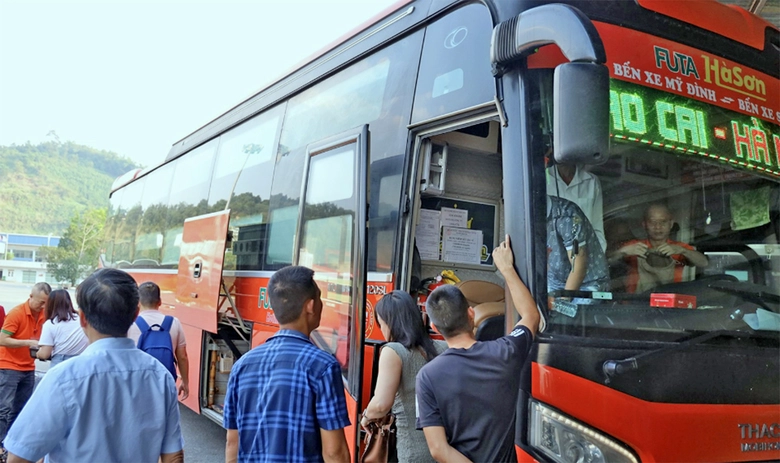 Kiểm so&aacute;t chặt xe chạy tuyến th&iacute; điểm H&agrave; Nội - Sa Pa - Ảnh 2.